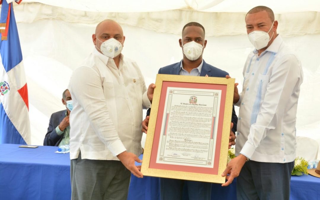 Senado rinde homenaje al primer dominicano en ser árbitro de Grandes Ligas