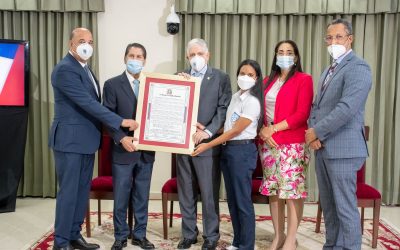 El Senado reconoce Liceo Científico Dr. Miguel Canela Lázaro por su excelencia académica