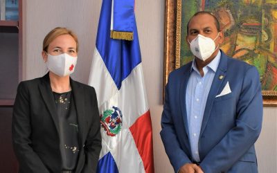 El senador de Dajabón recibe la visita de la embajadora de Canadá en Santo Domingo