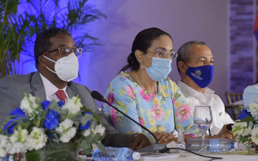 Comisión Bicameral de Seguridad Social celebra vistas públicas en Azua