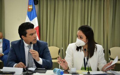 Comisión de Hacienda del Senado escucha al director de INAPA sobre proyecto destinado a mejorar el servicio de agua