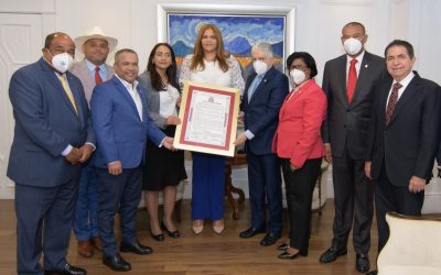 Senado reconoce a Priscilla Rivera por sus 20 años de  carrera  en voleibol