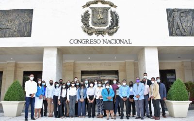 El Senado de la República recibe la visita de estudiantes de escuela de Barahona