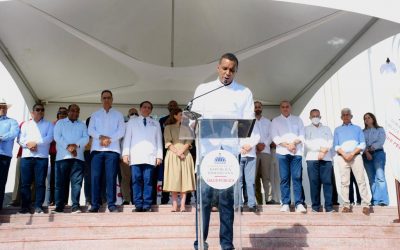 Una delegación de senadores participa en la inauguración de la Feria de la Salud de Moca