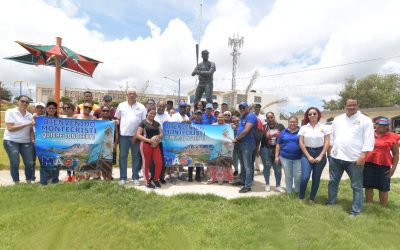 Cientos de maestros de Santo Domingo visitan Montecristi de la mano del senador Ramón Pimentel