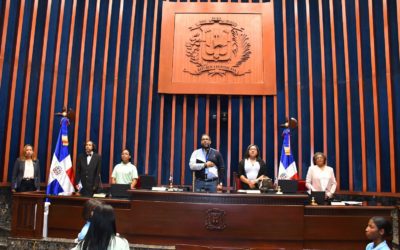 Estudiantes del Politécnico Cambita, de San Cristóbal conocen el Senado de la República