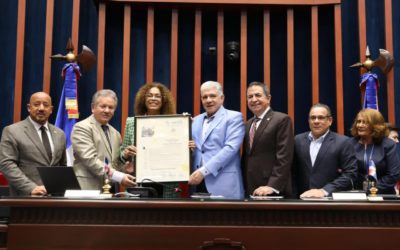 La Asamblea del Estado de Nueva York reconoce al presidente del Senado de la República