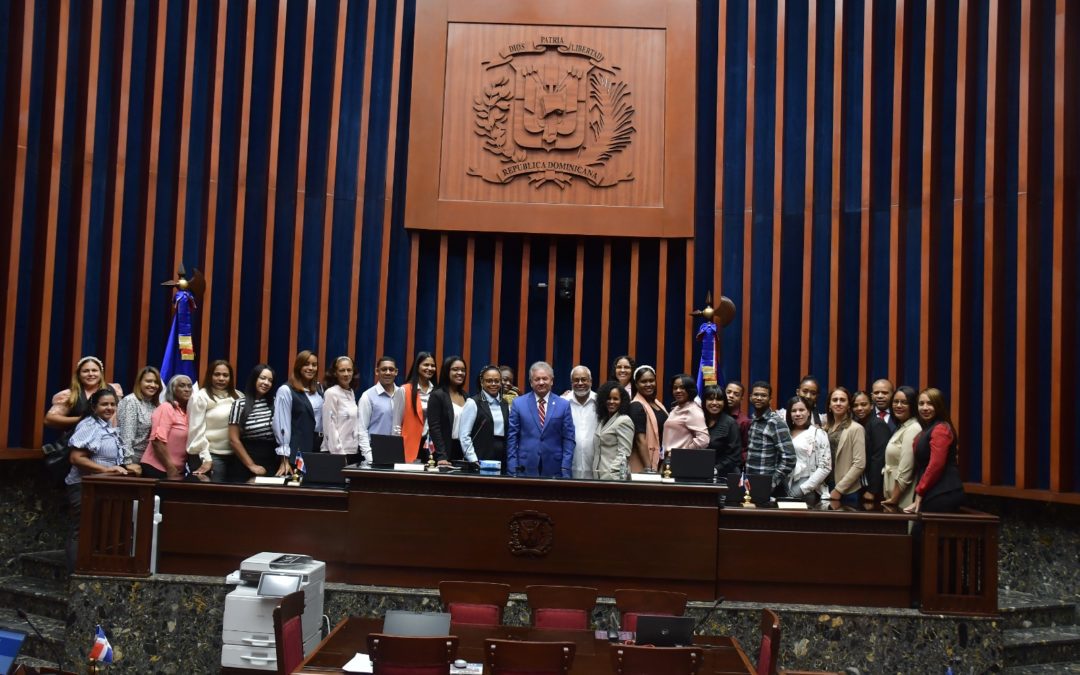 El Senado de la República recibe a educadores de la provincia La Altagracia