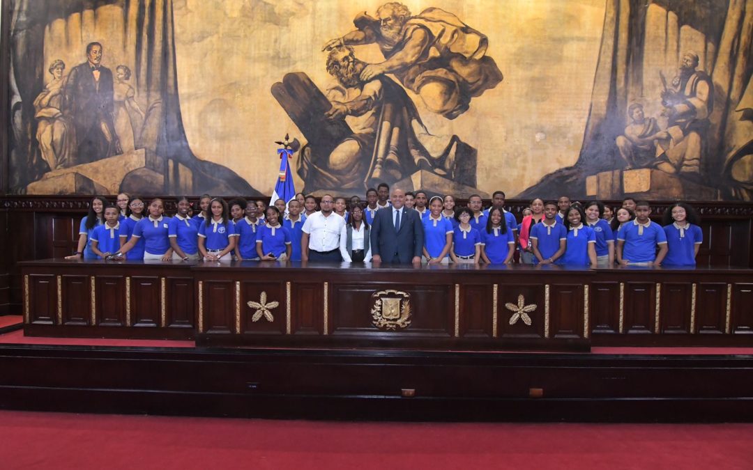El Senado abre sus puertas a estudiantes del Liceo Madre Ascensión Nicol, de la provincia Monte