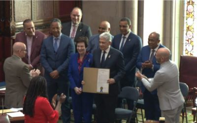 Senado de Nueva York reconoce a Eduardo Estrella