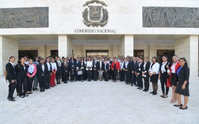 El Senado abre sus puertas para los estudiantes del Liceo Vespertino Emma Balaguer, de Provincia Santo Domingo