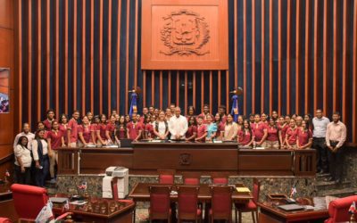 El Senado recibe a estudiantes del Centro Educativo Pedro Comprés, de la provincia Duarte