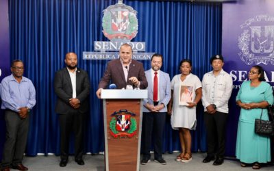 Oficina Senatorial de María Trinidad Sánchez entrega reconocimiento póstumo a soldado estadounidense de origen dominicano Luis Antonio Moreno