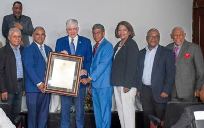 Reconocen al presidente del Senado, Eduardo Estrella, como Miembro Honorifico del CDP