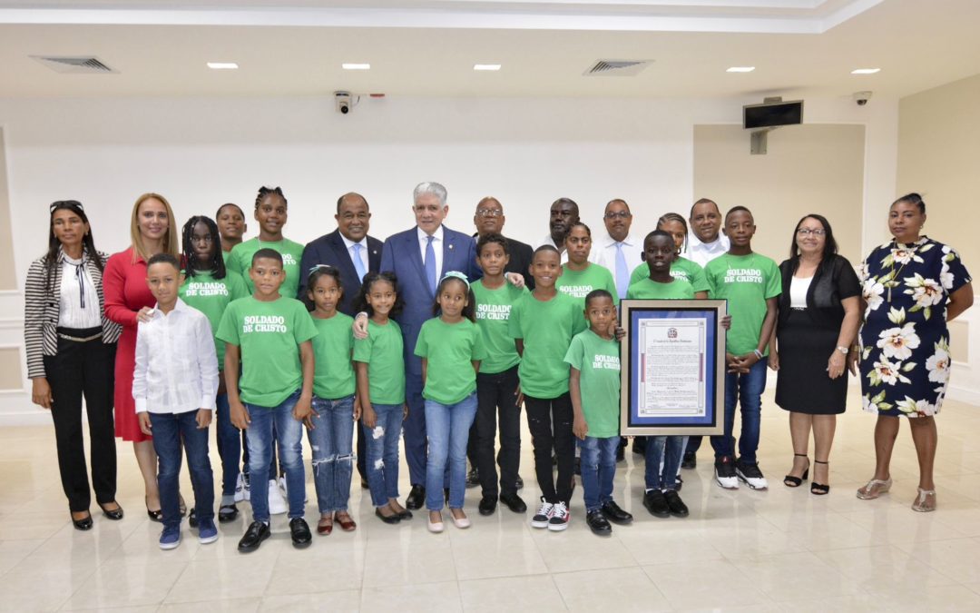 Senado reconoce al orfanato Hogar la Esperanza de un Niño por labor en favor de la niñez desvalida