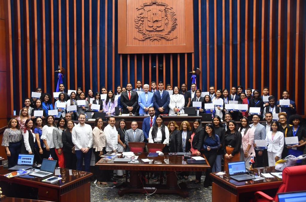 Senado de la República y Ministerio de Educación concluyen con éxito primer Modelo Senado Joven