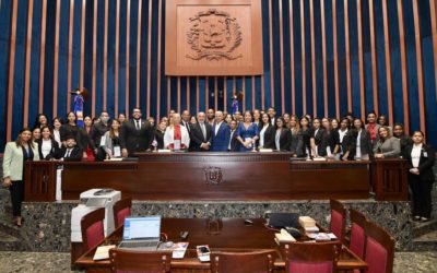 Presidente del Senado recibe estudiantes Escuela Nacional de Locución profesor Otto Rivera