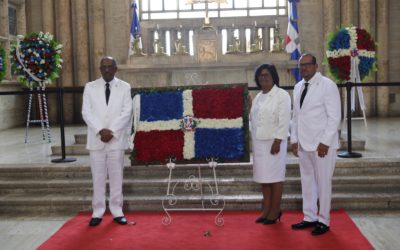 Senado de la República deposita ofrenda floral en honor a gesta restauradora