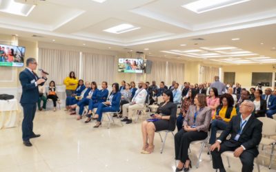 Colaboradores del Senado reciben charla sobre beneficios y cobertura del seguro de salud SENASA