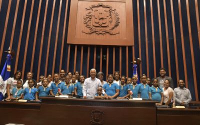 Senado abre puertas a estudiantes del centro escolar Palma Real en Galván, provincia Bahoruco