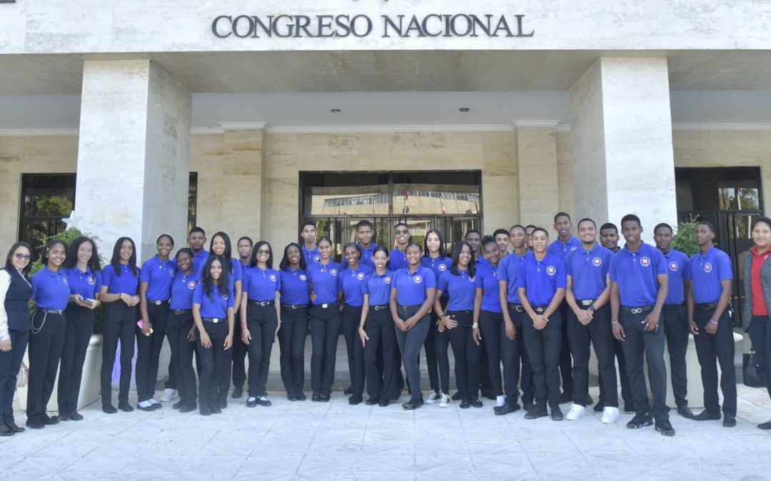 34 estudiantes del Instituto Politécnico San Miguel Fe y Alegría, de San Juan visitan instalaciones del Senado