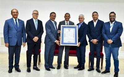 Senado reconoce a Fernando Tatis por su destacada trayectoria en el béisbol nacional y las Grandes Ligas