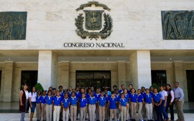 Senado agasaja a niños y niñas del Hogar Escuela Doña Chucha en ocasión de festividades navideñas