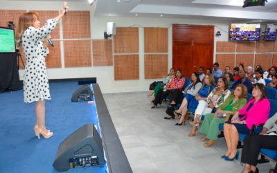 Senado imparte conferencia sobre violencia de género a colaboradores para alertar y evitar ese de flagelo