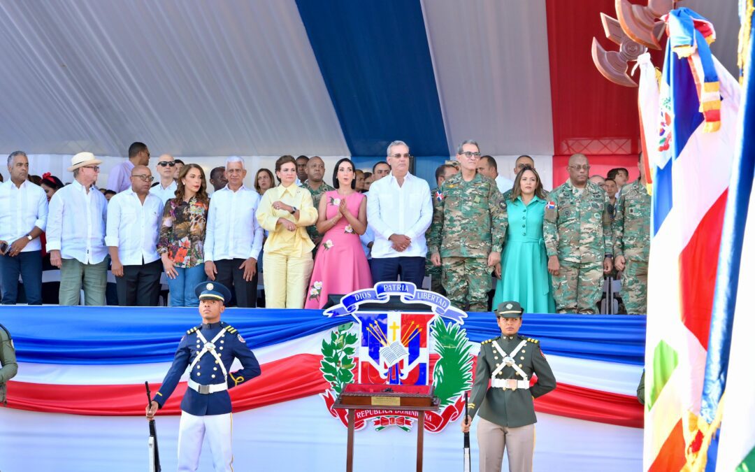 Presidente del Senado asiste a tradicional desfile militar con motivo Día de la Independencia Nacional