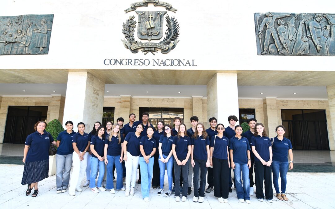 Estudiantes del Liceo Francés Santo Domingo visitan Senado