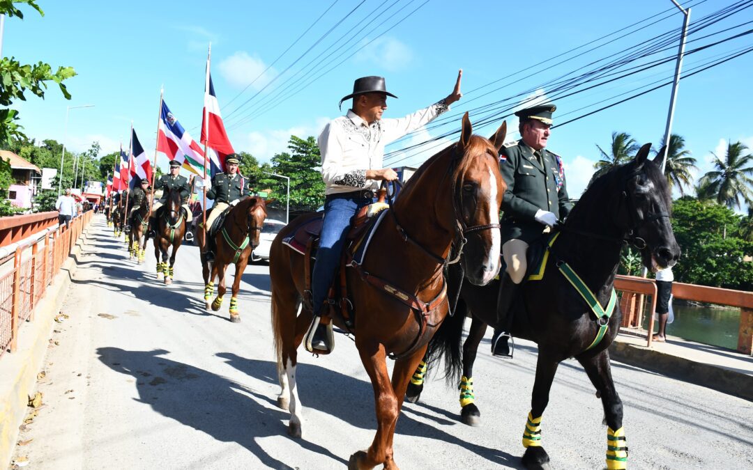 Senador Santiago José Zorrilla encabeza cabalgata en fiestas patronales de Miches