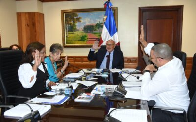 Comisión de Hacienda continua análisis de varios proyectos de leyes