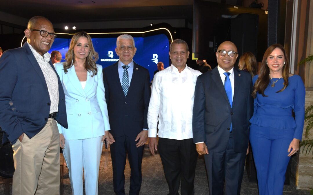 Presidente del Senado participa en puesta circulación libro “Reservas de la Crónica Deportiva Dominicana”