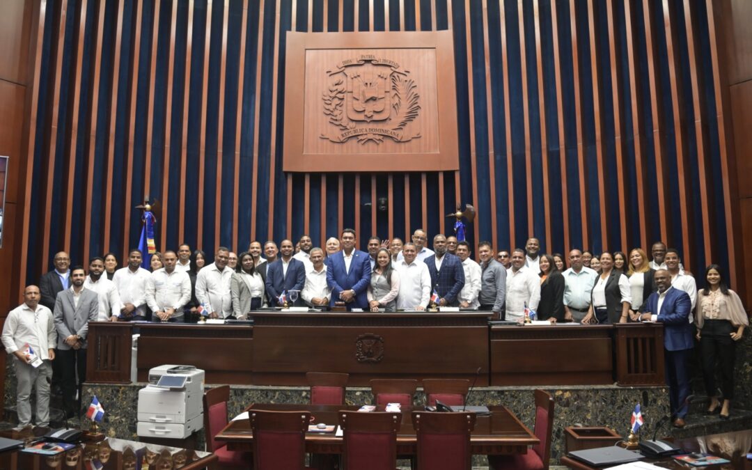 Senado recibe a líderes comunitarios de la provincia La Altagracia