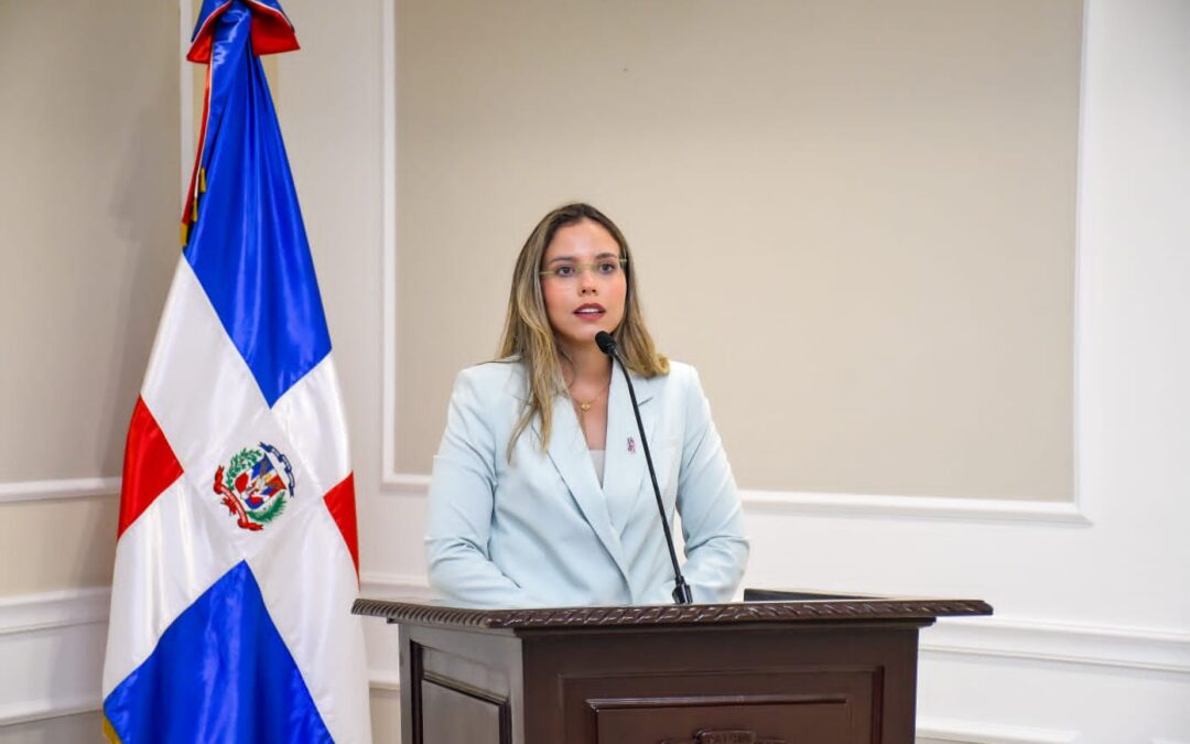 Senado imparte charla “Como lidiar con la depresión y la importancia de la salud mental” a sus colaboradores