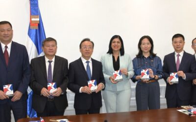 Senadora María Mercedes Ortiz recibe vicepresidente delegación provincial de China