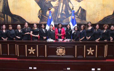 Fundación Princesas del Siglo 21 realiza visita al Senado por conmemoración Día de la No Violencia contra la Mujer