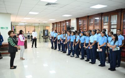 Senado de la República recibe estudiantes del Liceo María Teresa Quidiello de la provincia Santo Domingo