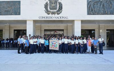 Senado de la República recibe a estudiantes del Centro Educativo María Inmaculada