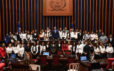 Senado recibe delegación del Liceo Ángel Emilio Casado de San José de Ocoa