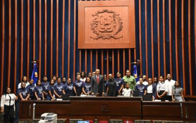 Delegación del programa “Oportunidad 14/24” visitan el Senado