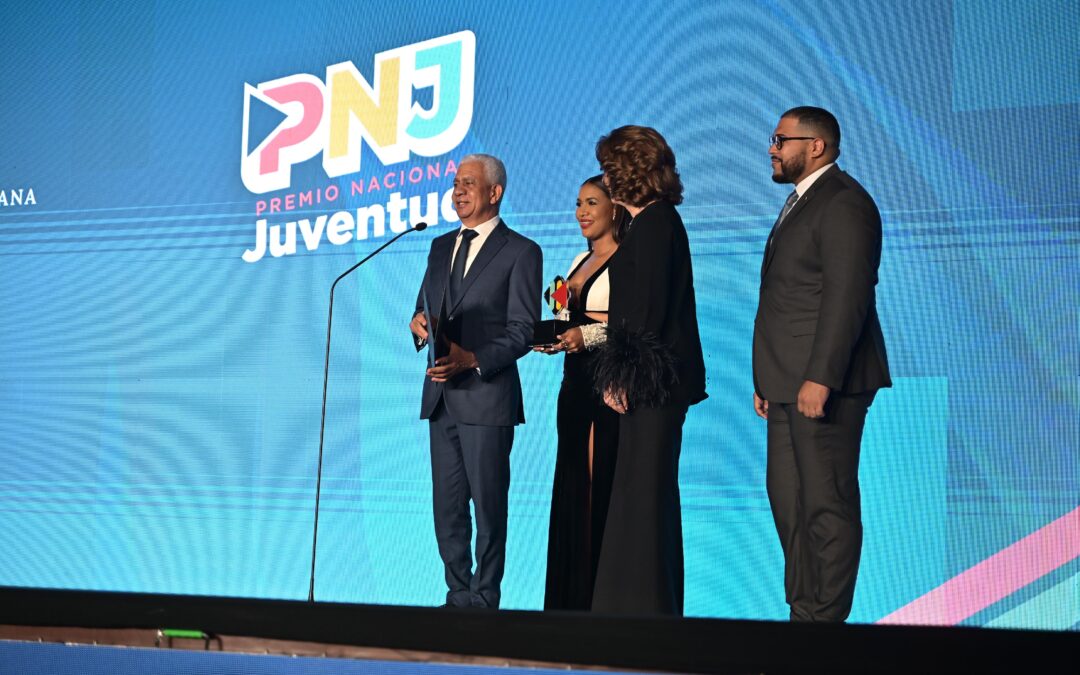 Ricardo de los Santos valora importanciade la juventud para el desarrollo de los pueblos  durante gala de Premios Nacional Juventud 2025