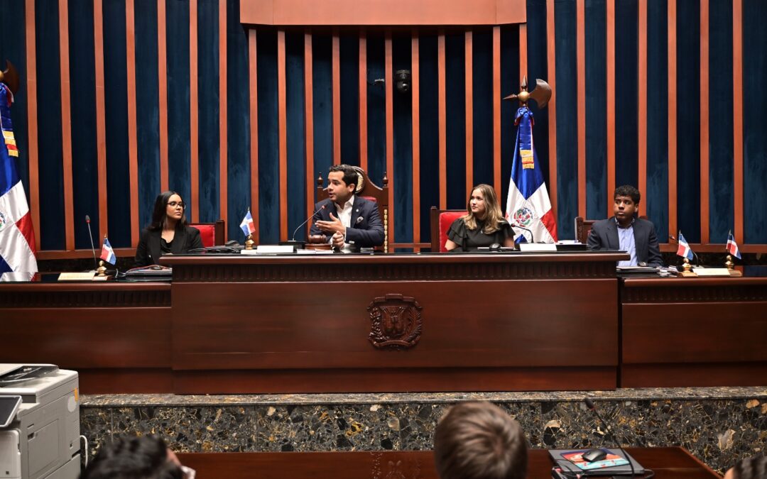 Estudiantes de diferentes universidades visitan  el Senado de la República