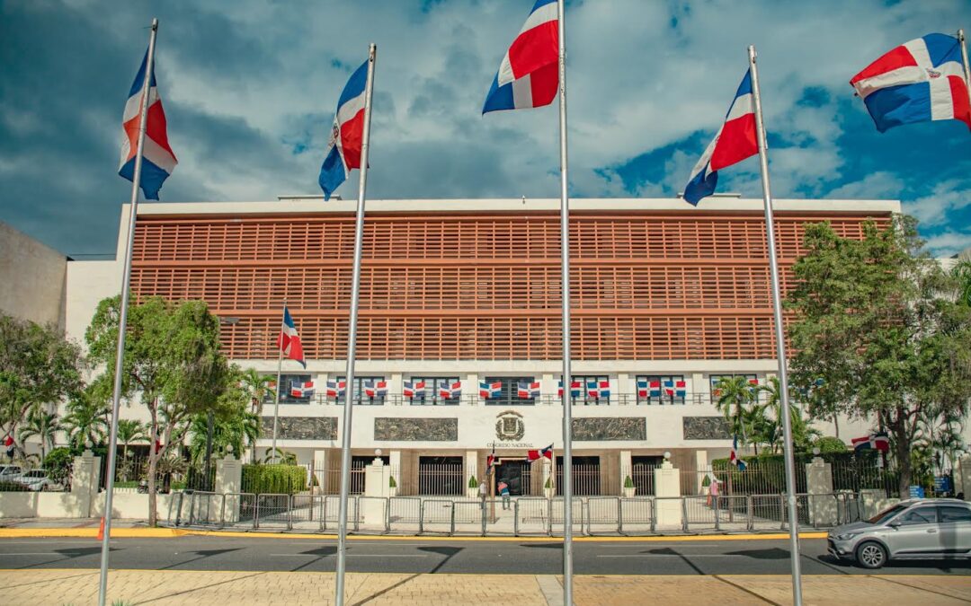 El Senado de la República aclara situación laboral de Ernesto W. Jiménez